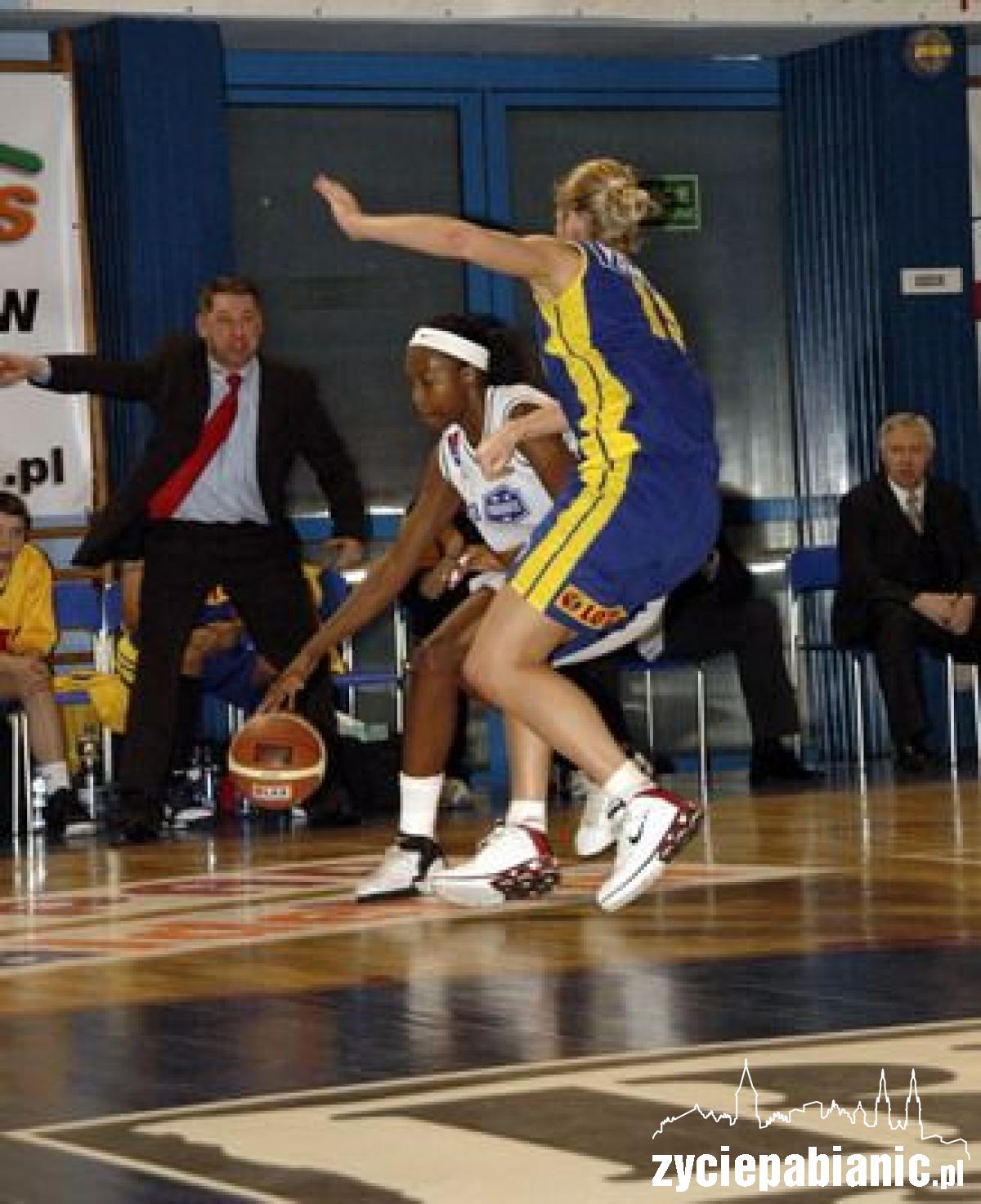 Polfa - Lotos Gdynia 57:64 (17:13; 19:21; 14:10; 7:20) - fotoreportaż z meczu
