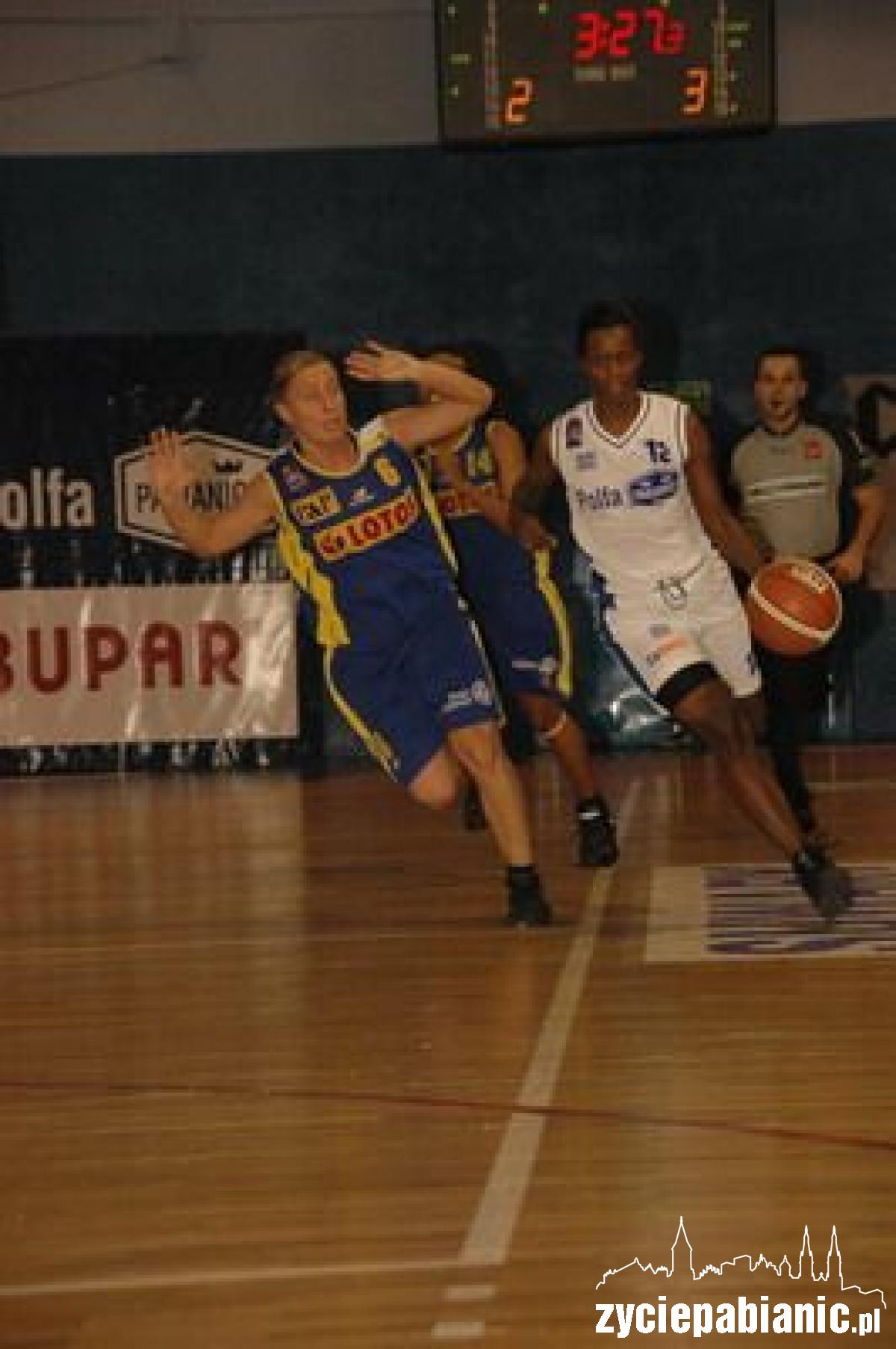 Polfa - Lotos Gdynia 57:64 (17:13; 19:21; 14:10; 7:20) - fotoreportaż z meczu