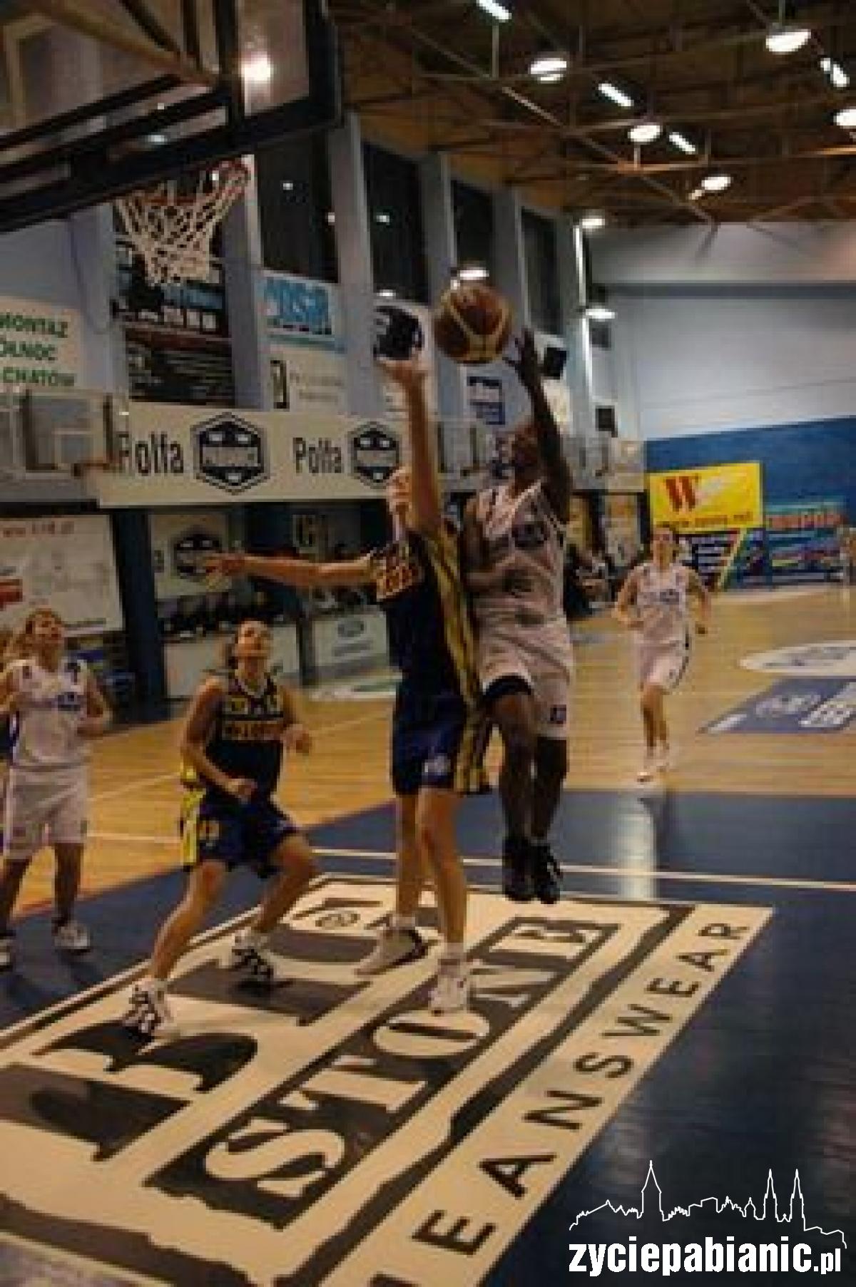 Polfa - Lotos Gdynia 57:64 (17:13; 19:21; 14:10; 7:20) - fotoreportaż z meczu