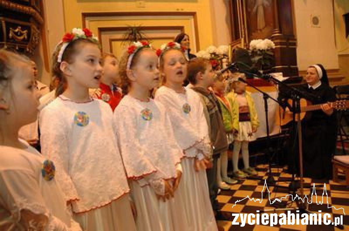 Przedszkolaki tańczyły w kościele