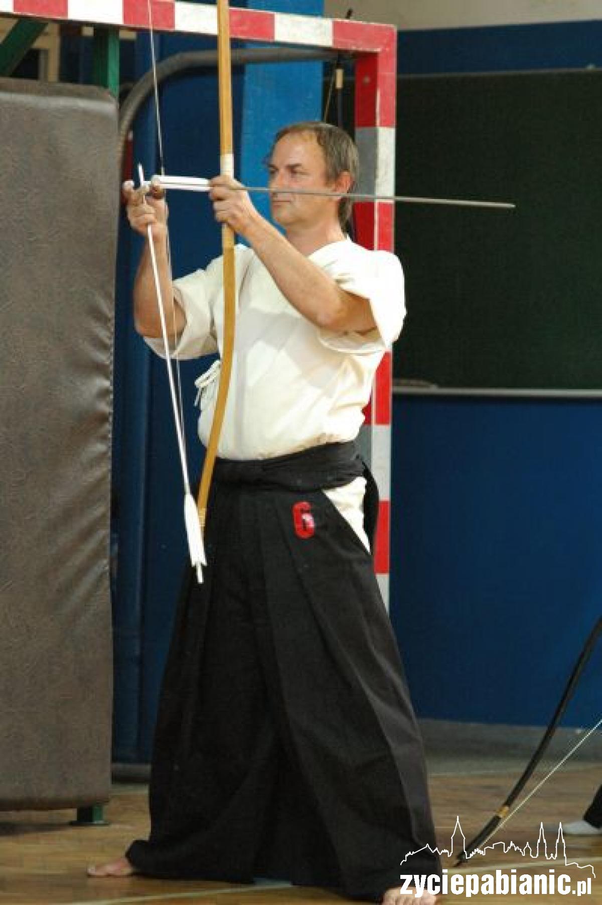 Podążają drogą łuku kyudo
