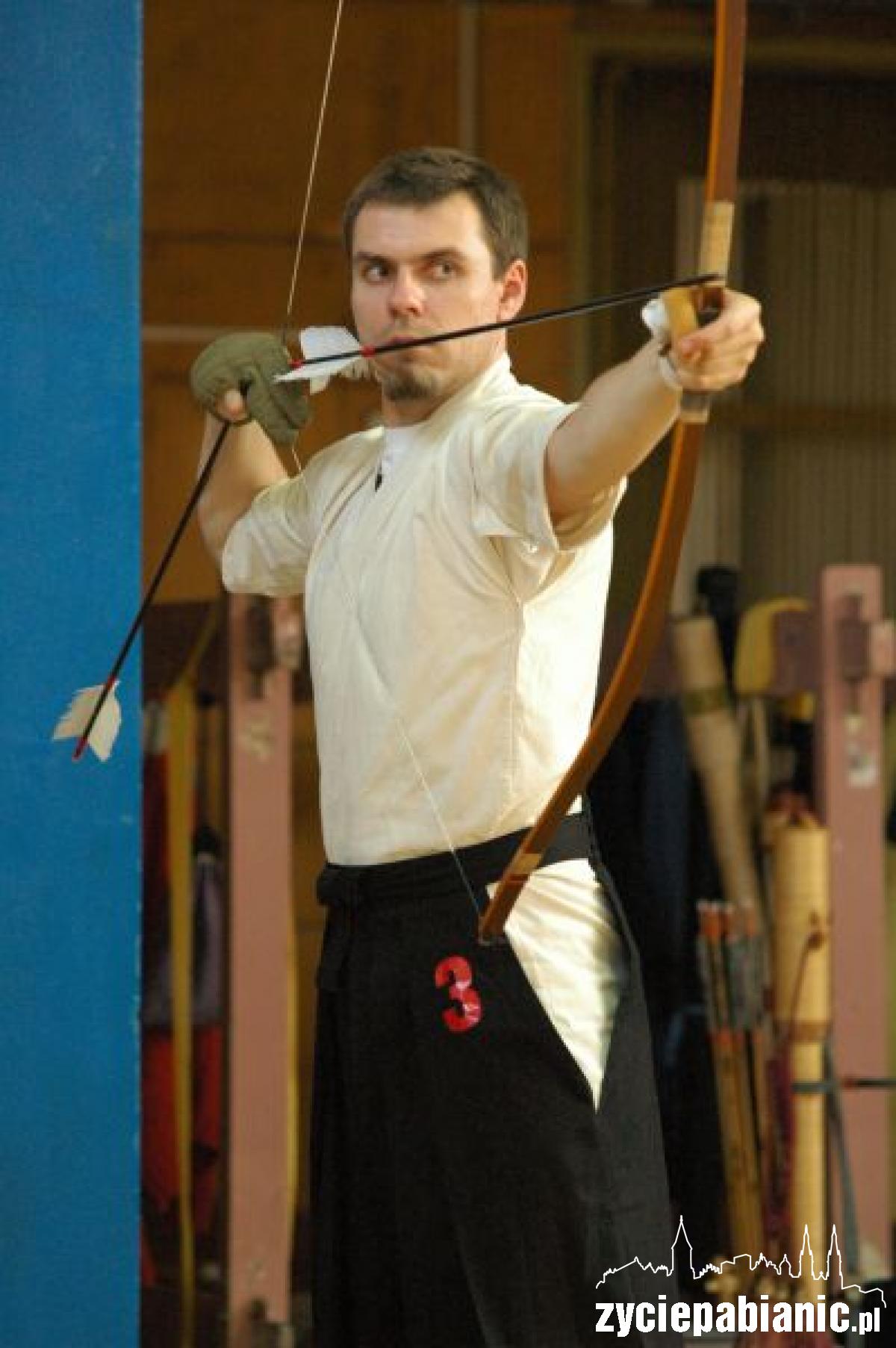 Podążają drogą łuku kyudo
