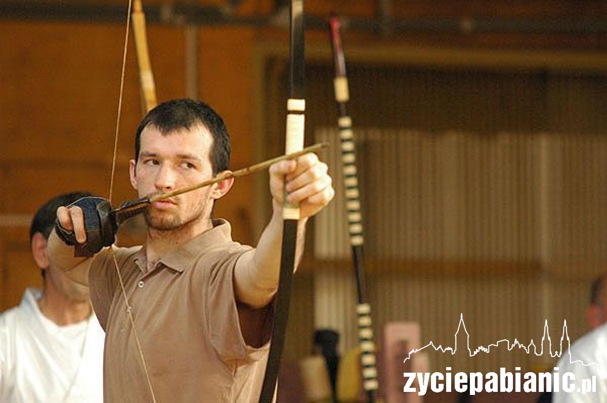 Podążają drogą łuku kyudo