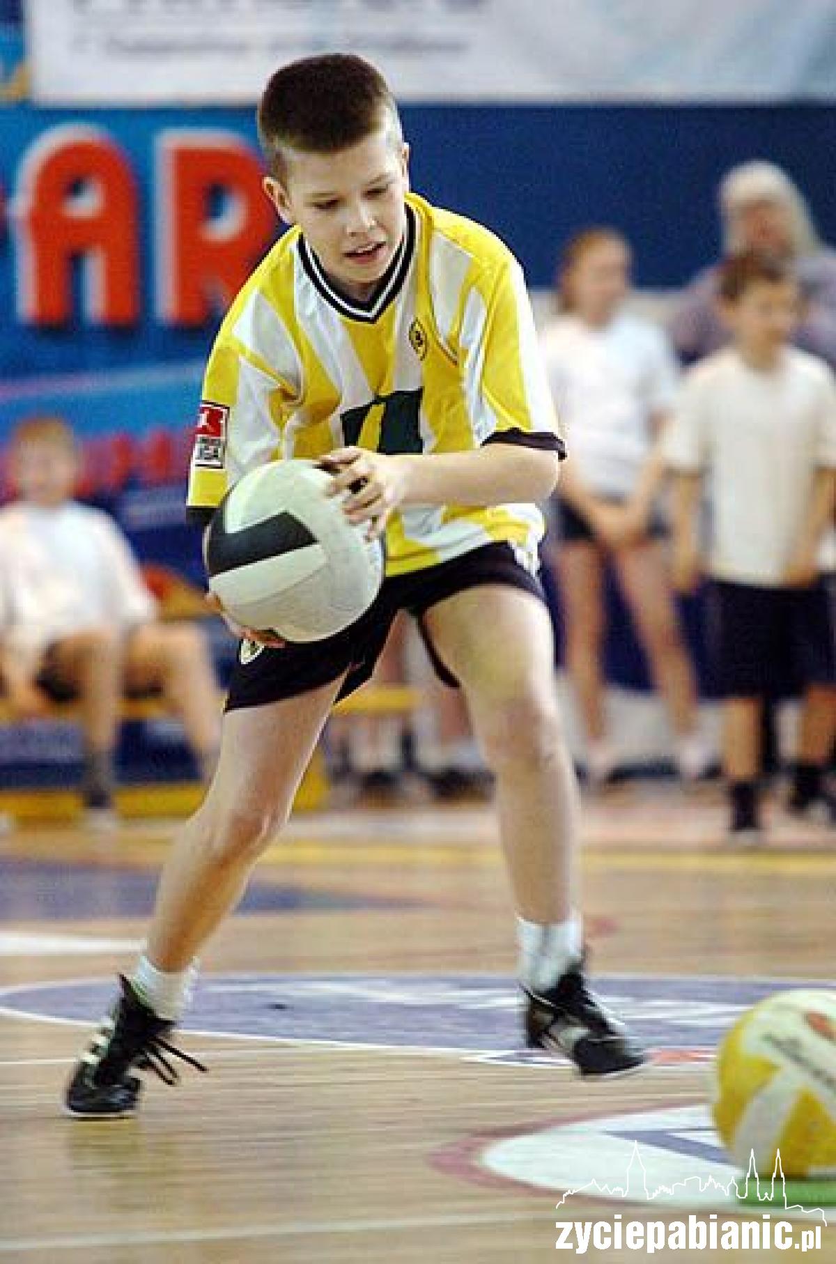 Dzieciaki w sztafecie