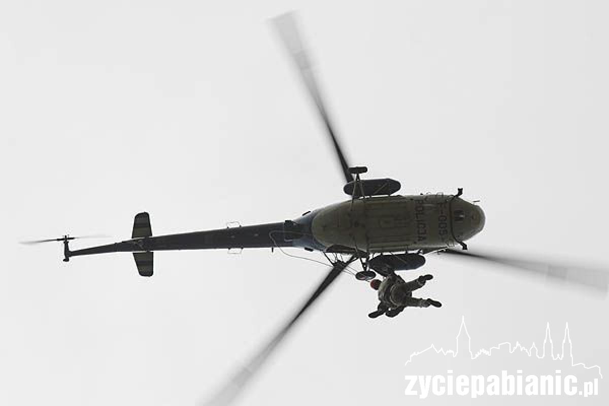 Komendant jak James Bond