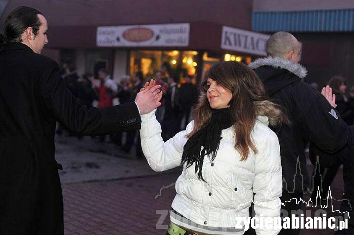 Tańczyli przed ratuszem