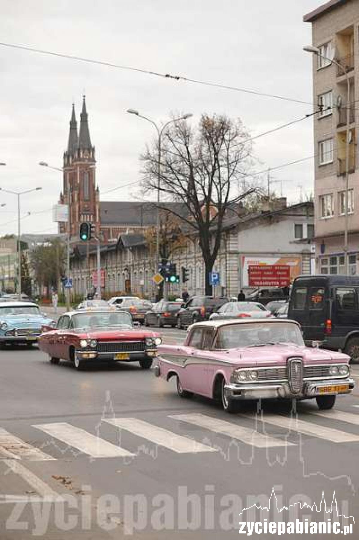 Żółta taksówka na Zamkowej