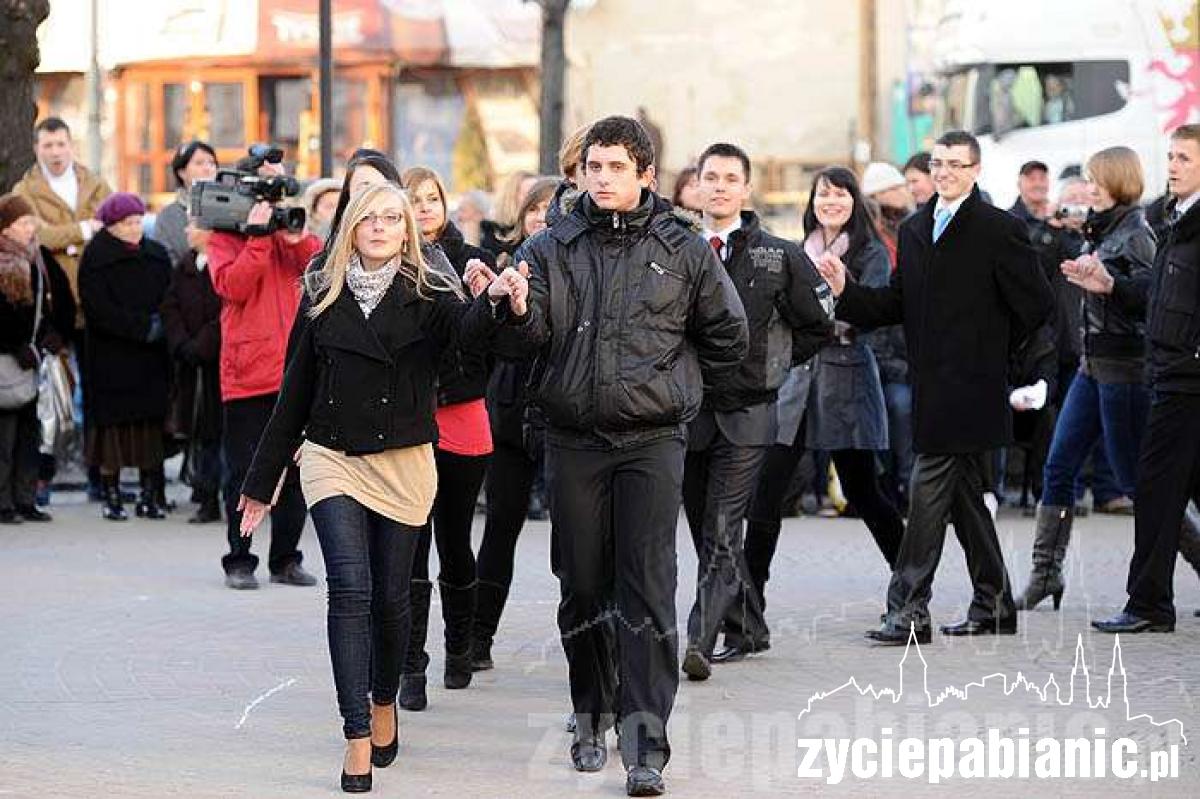 Tańczyli przed ratuszem