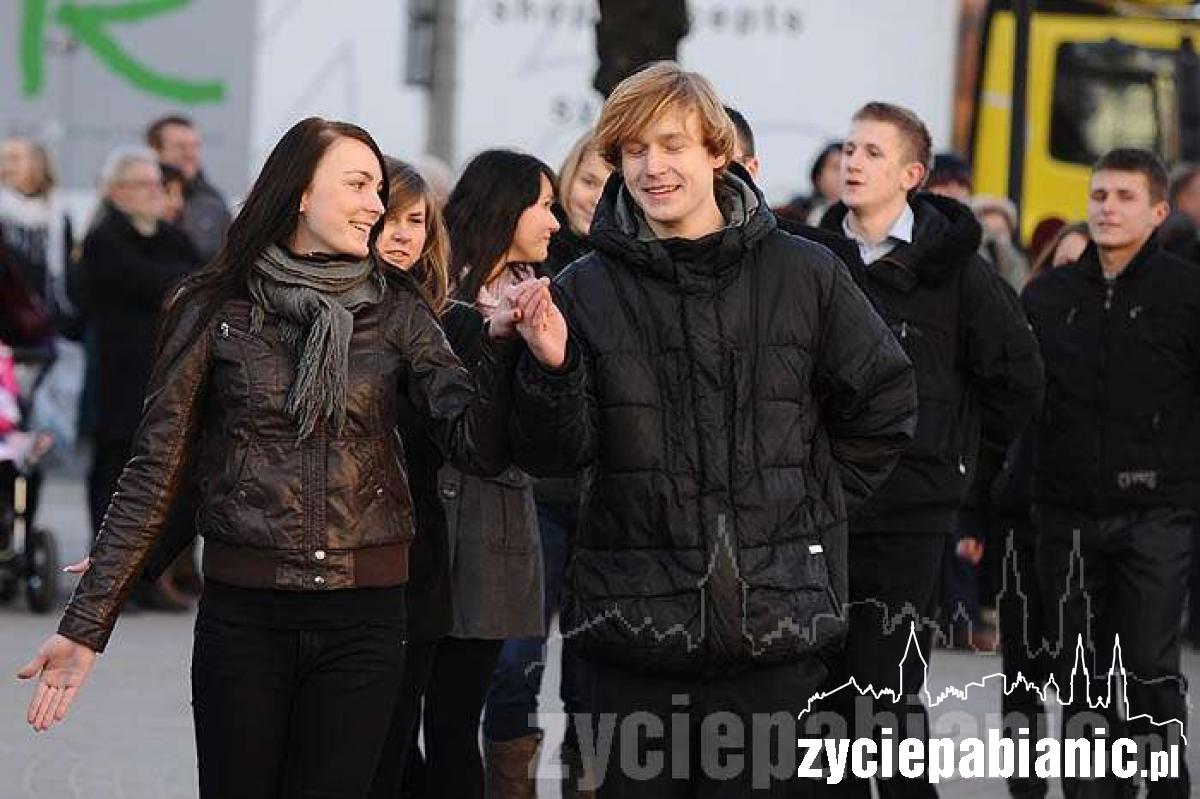 Tańczyli przed ratuszem