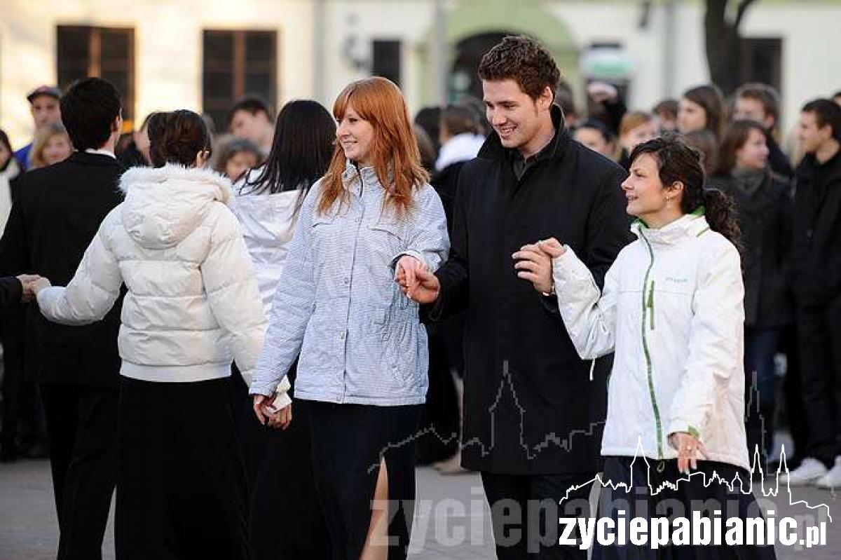 Tańczyli przed ratuszem