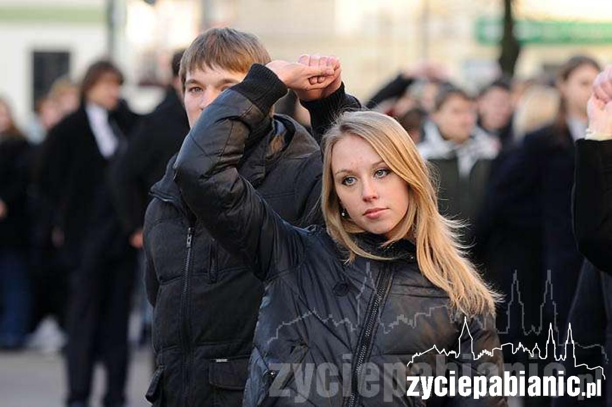 Tańczyli przed ratuszem