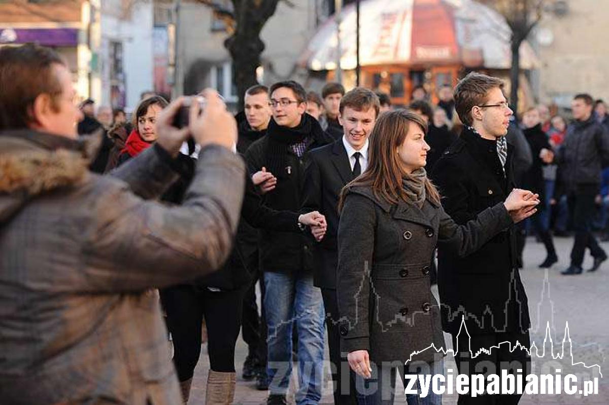 Tańczyli przed ratuszem