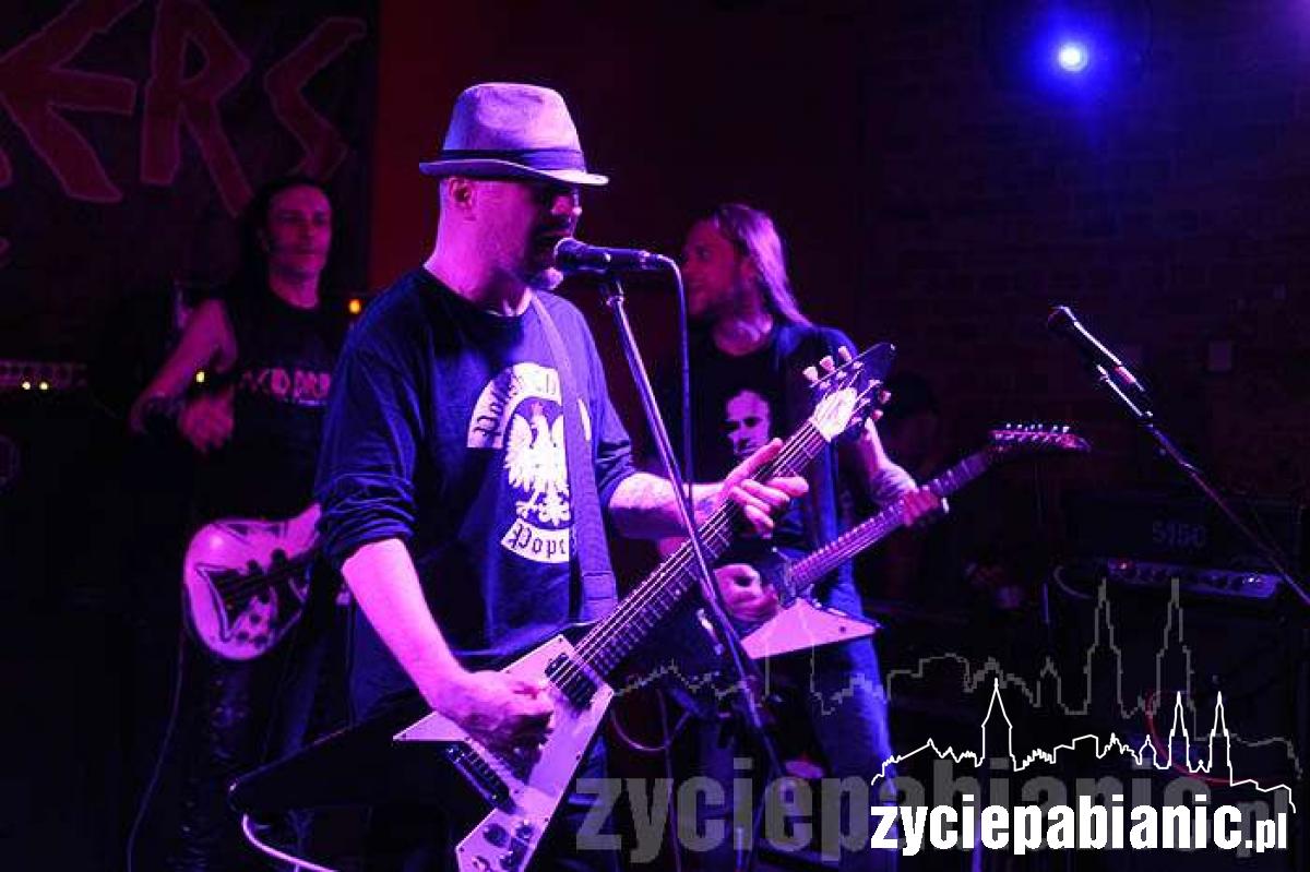 Ślimak śpiewał, Titus grał na bębnach