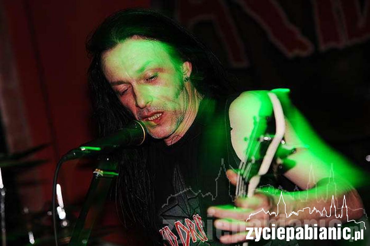 Ślimak śpiewał, Titus grał na bębnach