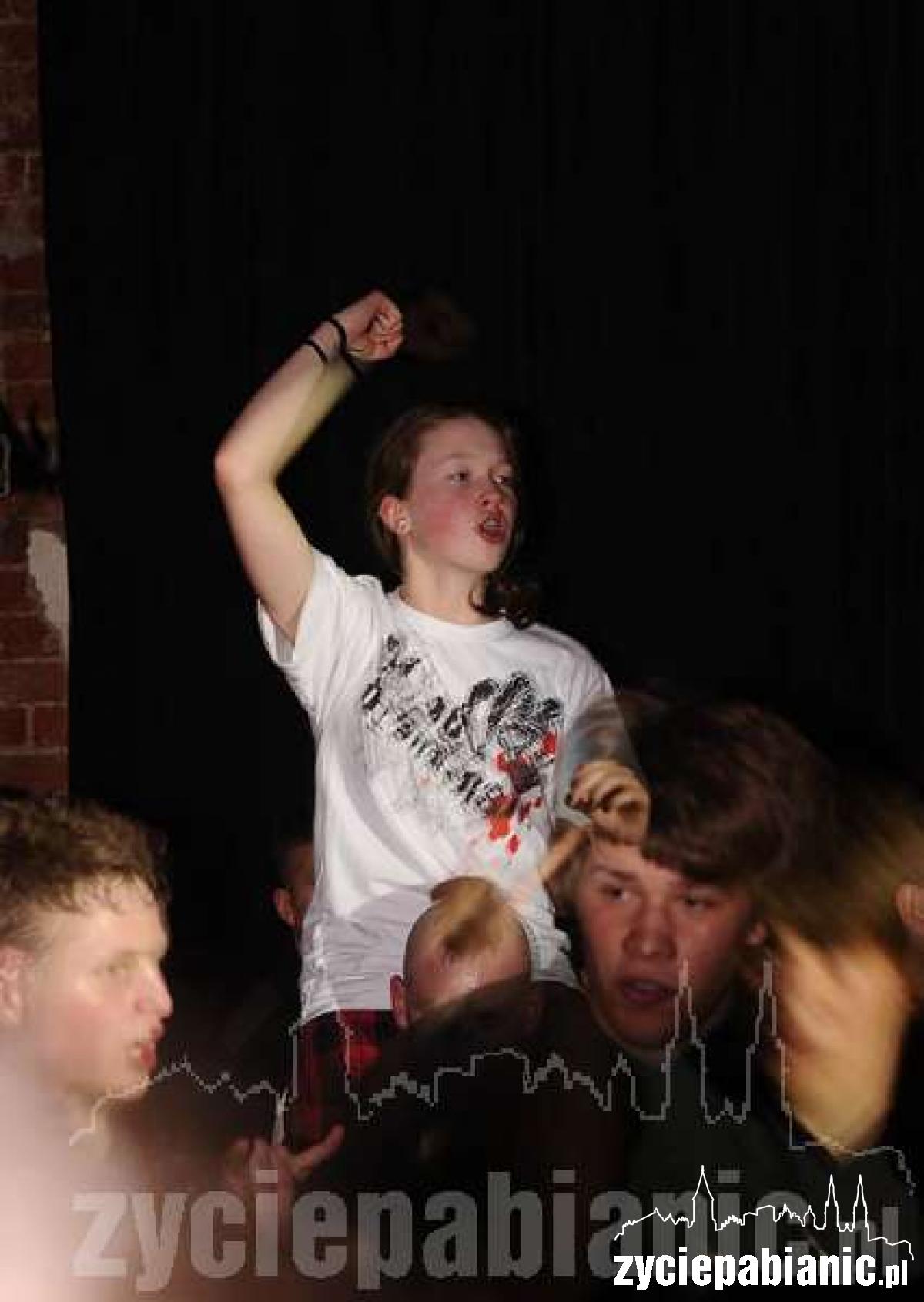 Ślimak śpiewał, Titus grał na bębnach