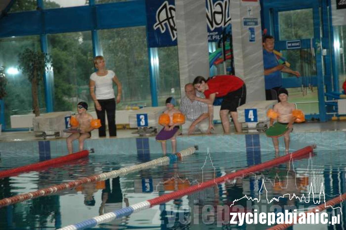 Przedszkolak potrafi pływać