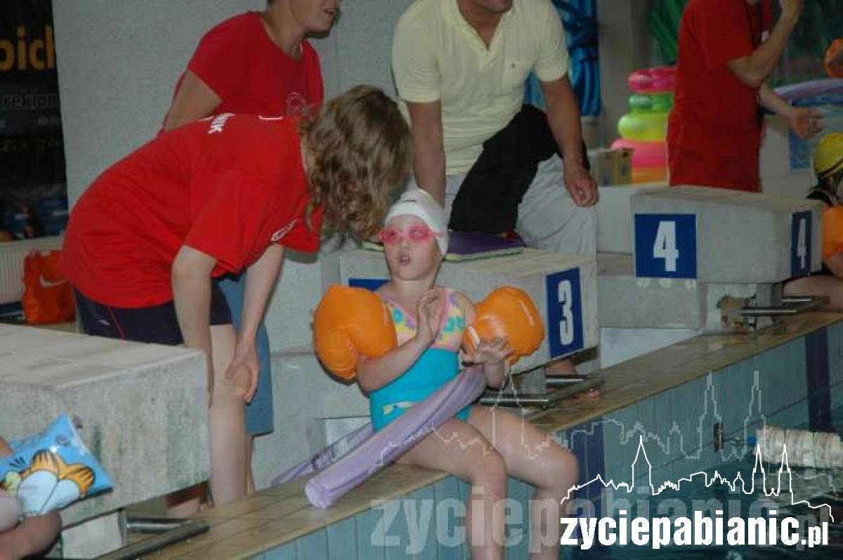 Przedszkolak potrafi pływać