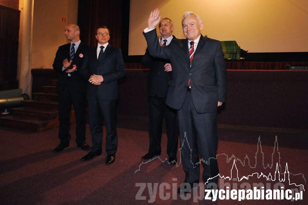 Były premier w kinie Tomi