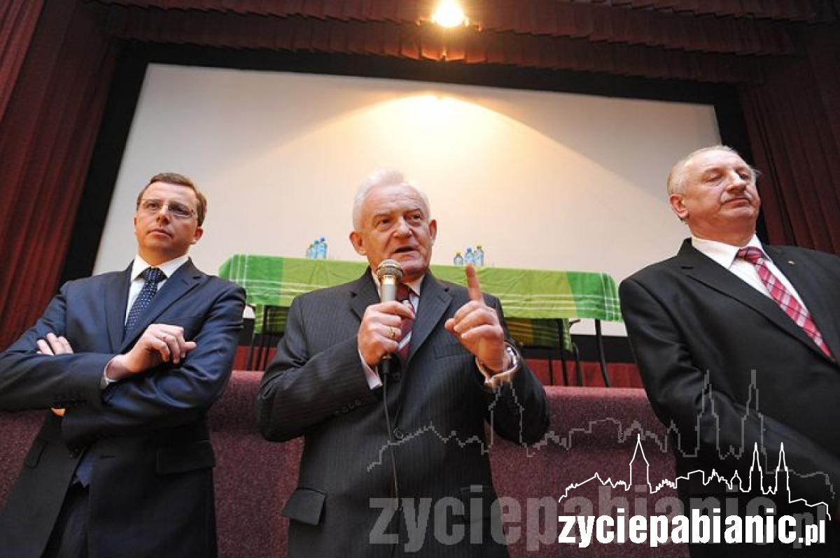 Były premier w kinie Tomi