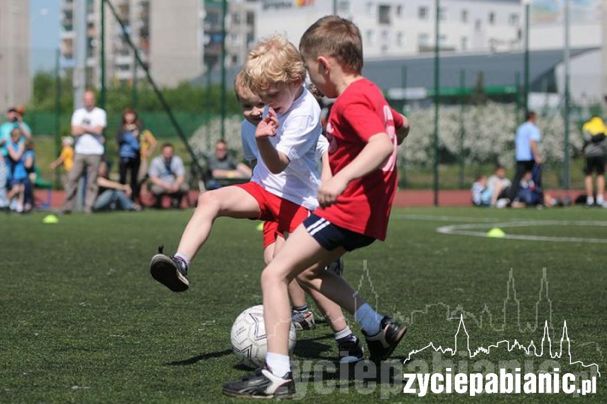 Przedszkolaki grały w nogę