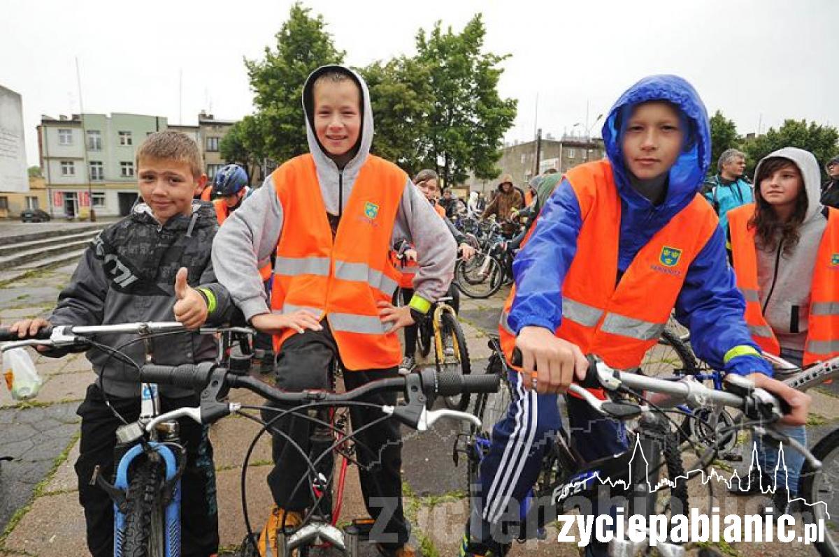 600 rowerzystów w peletonie