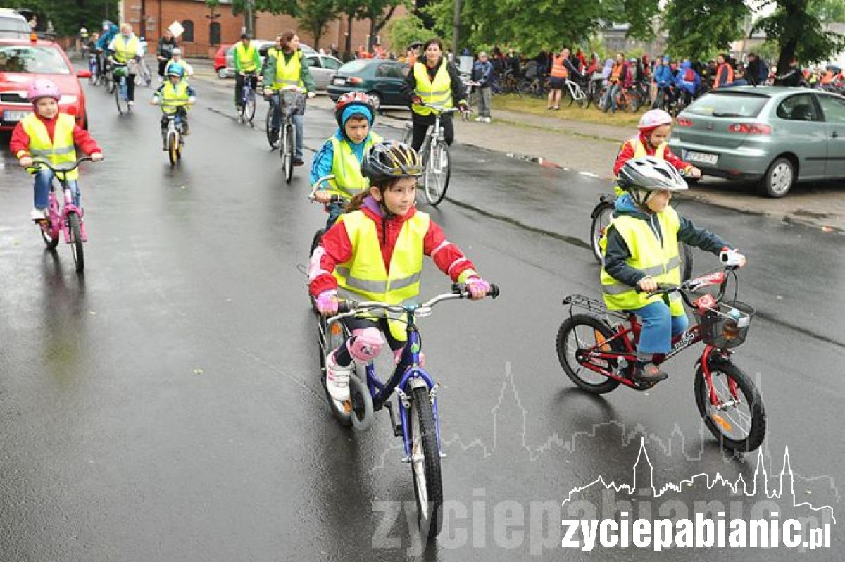 600 rowerzystów w peletonie