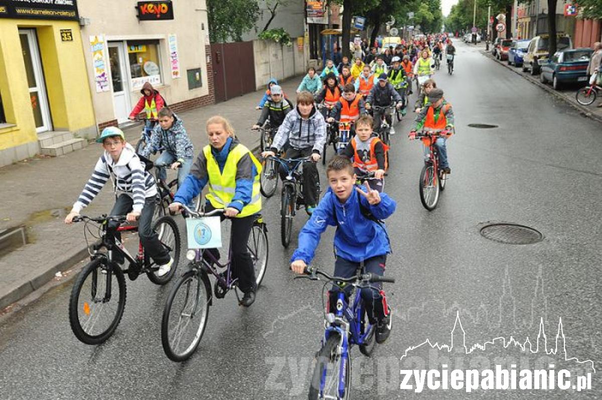 600 rowerzystów w peletonie
