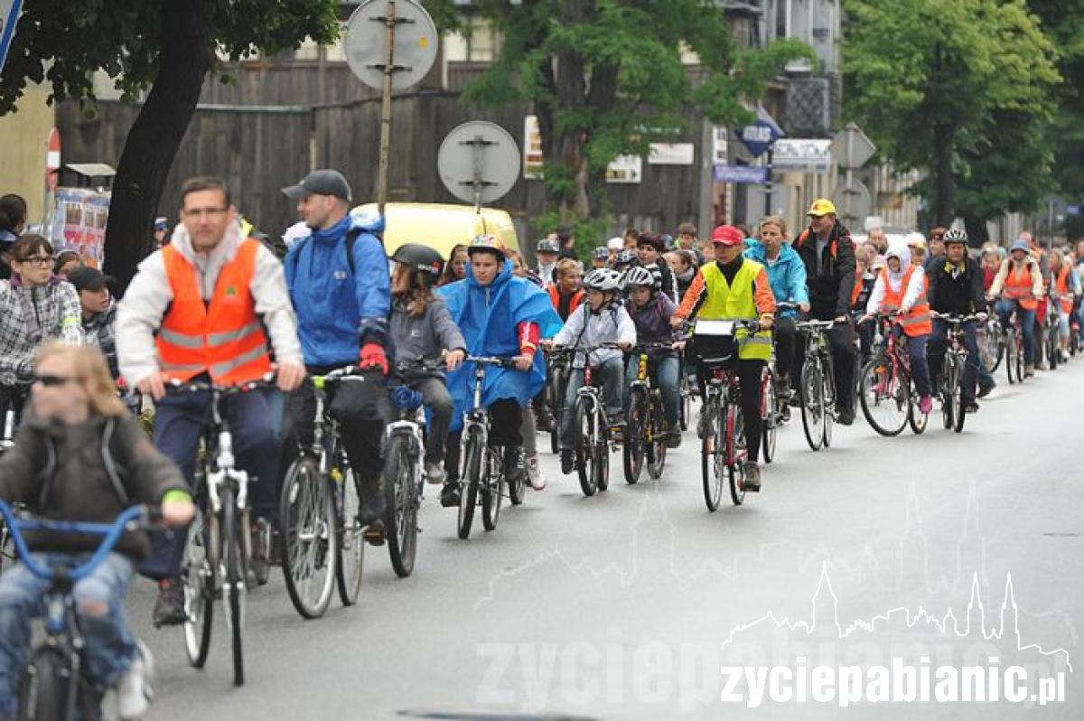600 rowerzystów w peletonie