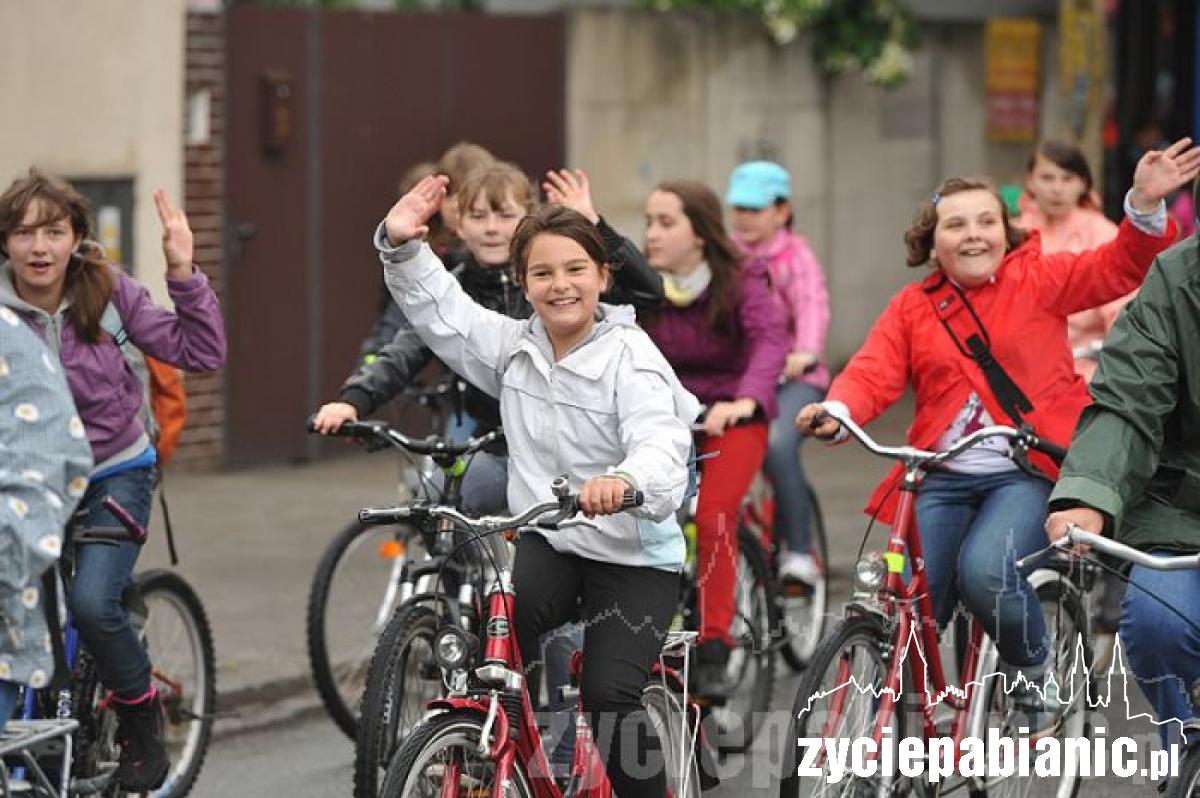 600 rowerzystów w peletonie