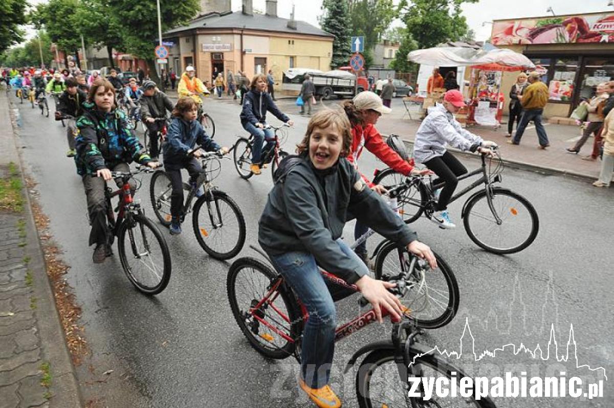 600 rowerzystów w peletonie