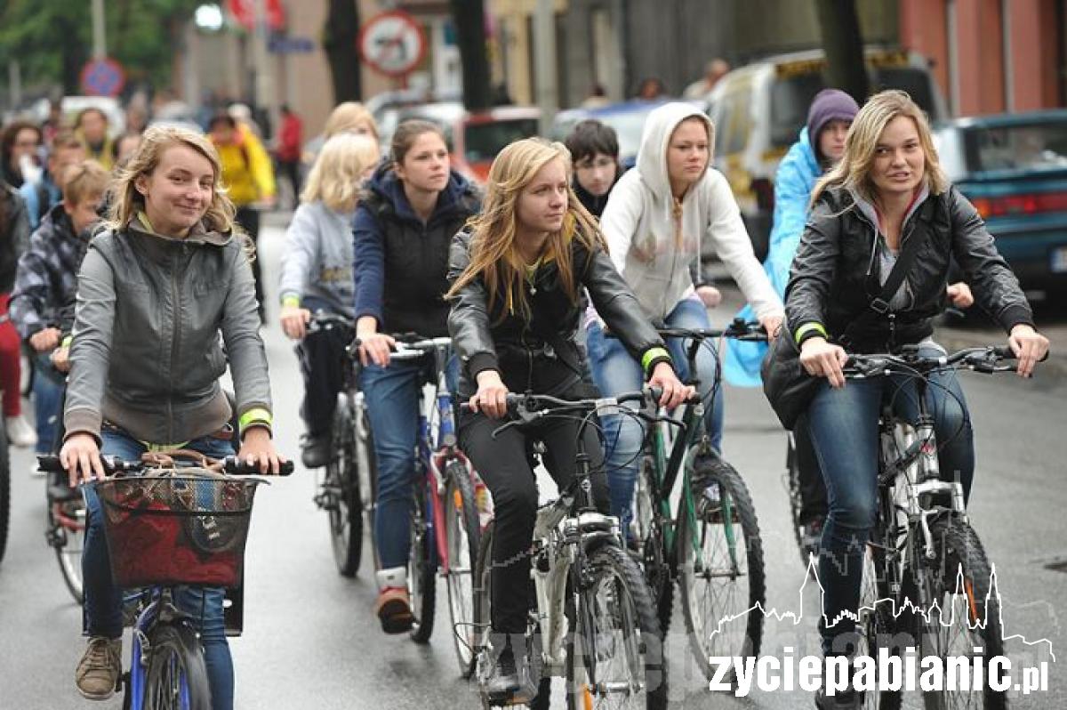 600 rowerzystów w peletonie