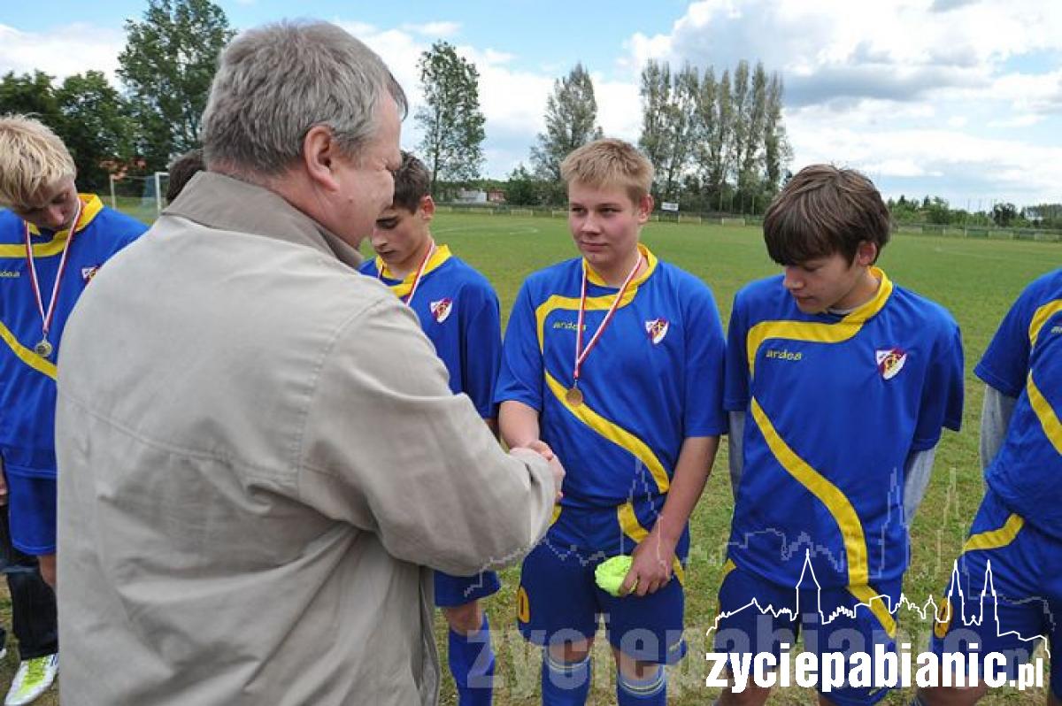 Niepokonani wywalczyli awans
