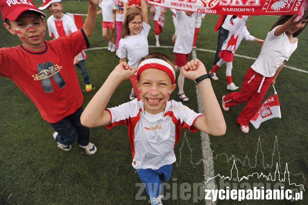 Dzieciaki pokazały jak się kibicuje