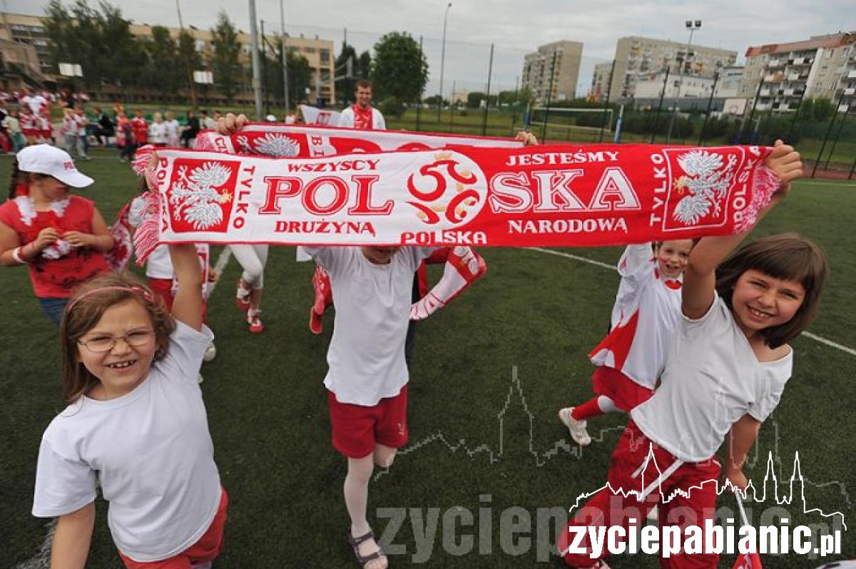 Dzieciaki pokazały jak się kibicuje