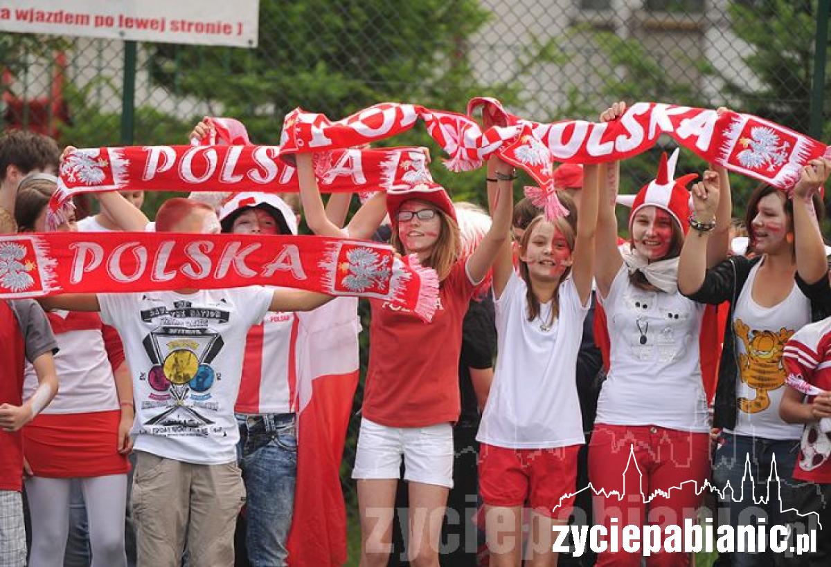 Dzieciaki pokazały jak się kibicuje