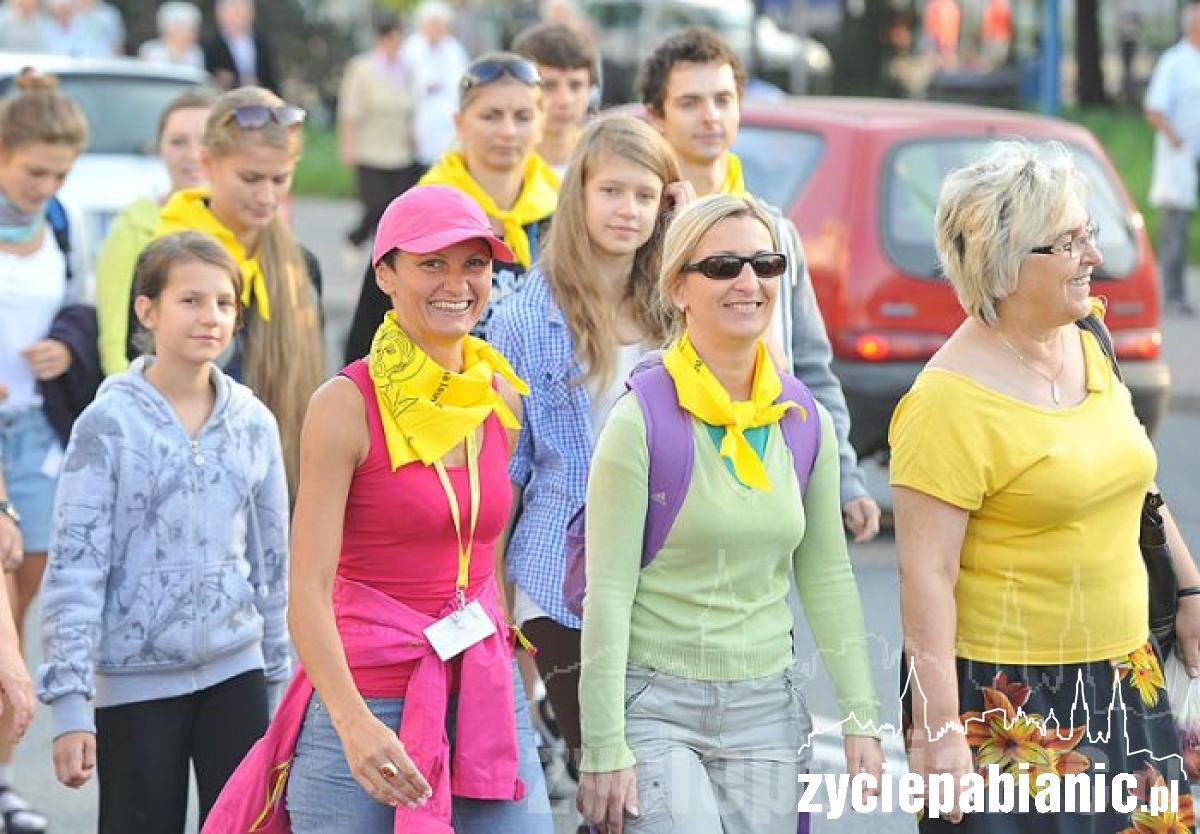 Pątnicy ruszyli z Pabianic