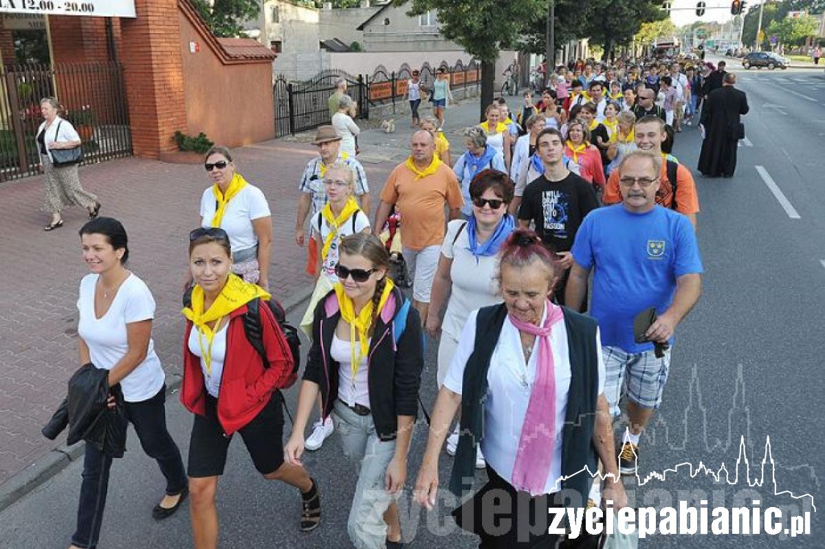 Pątnicy ruszyli z Pabianic