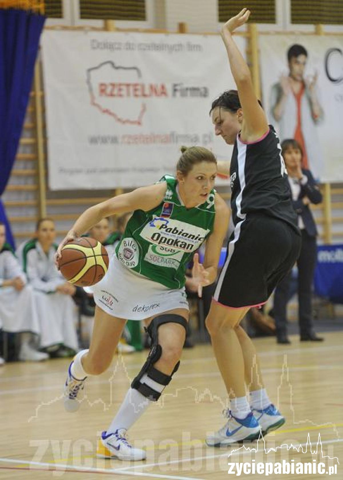 Pierwszy mecz w nowej hali