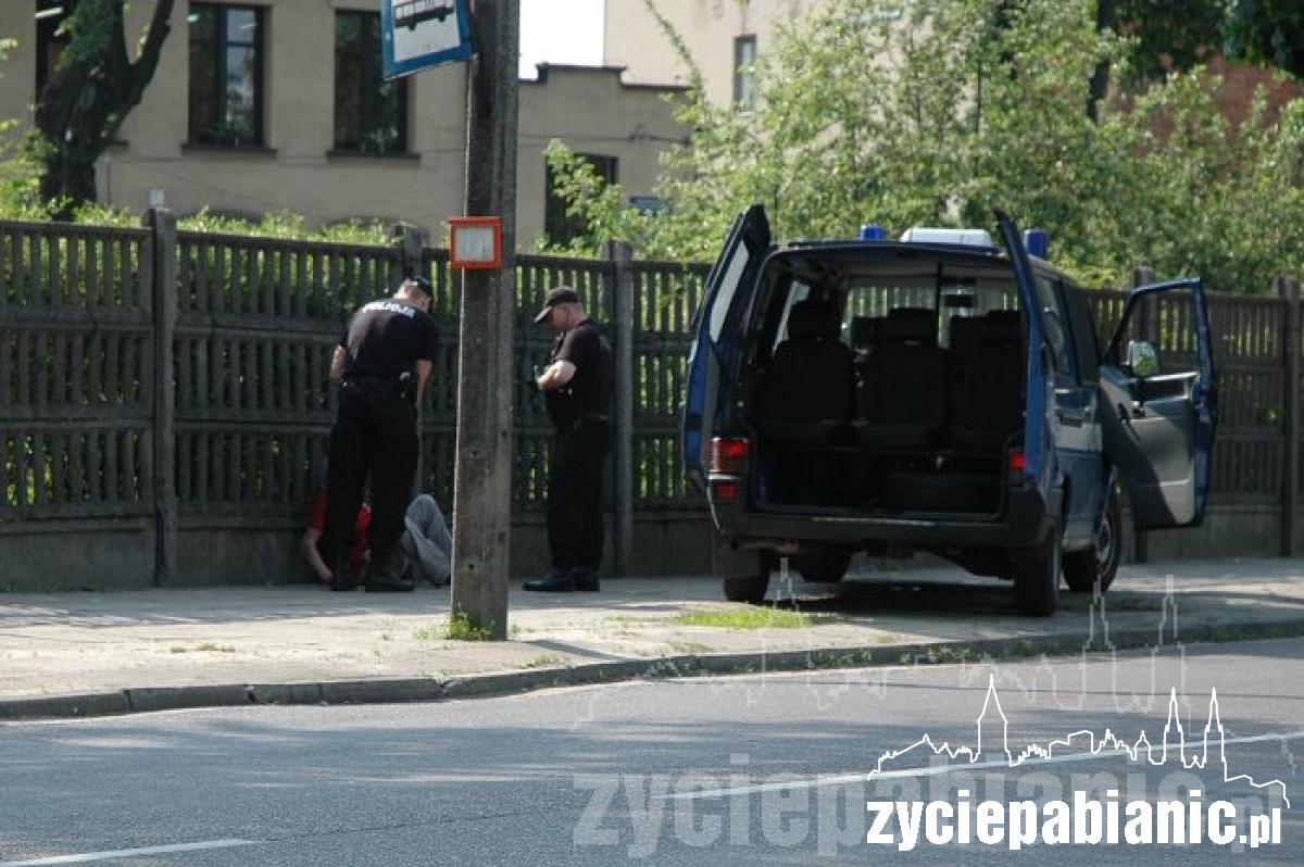 Śpią gdzie popadnie