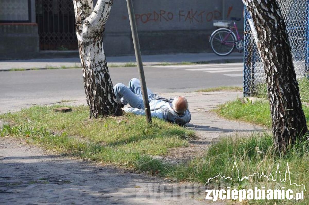 Śpią gdzie popadnie