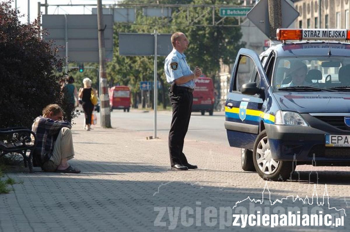 Śpią gdzie popadnie