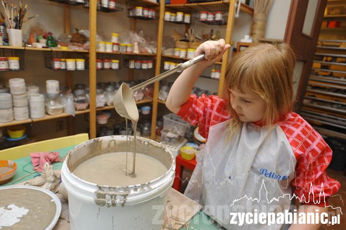 Lepili, kleili, malowali i kupowali