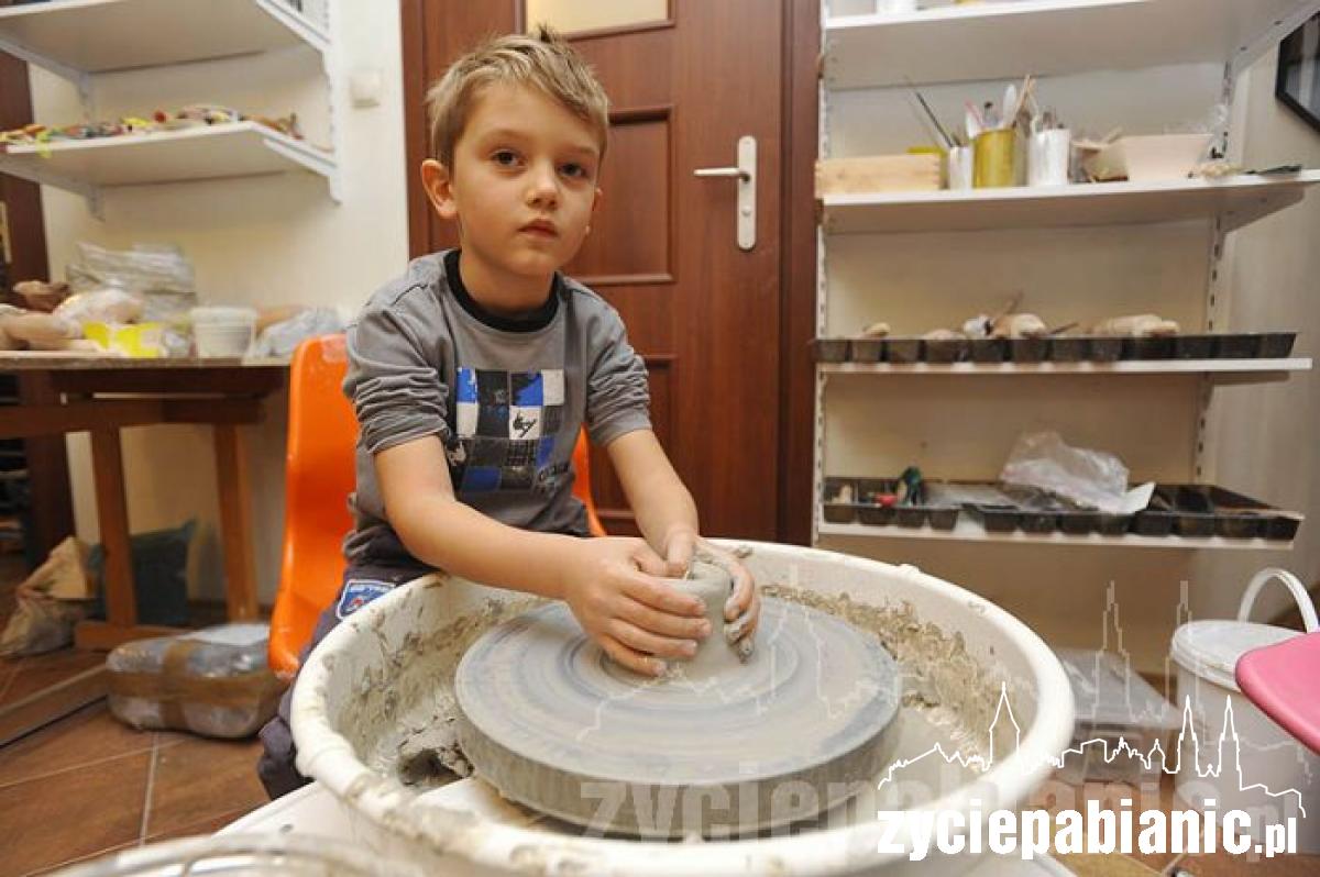 Lepili, kleili, malowali i kupowali