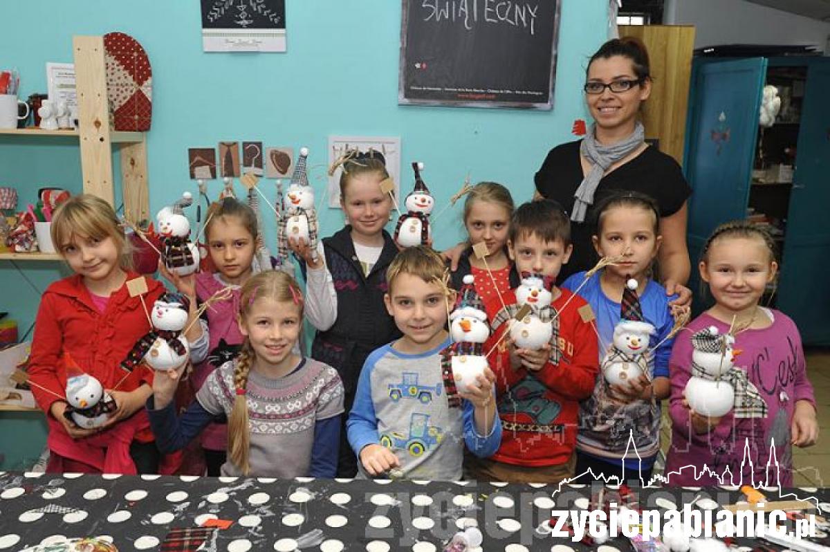 Lepili, kleili, malowali i kupowali