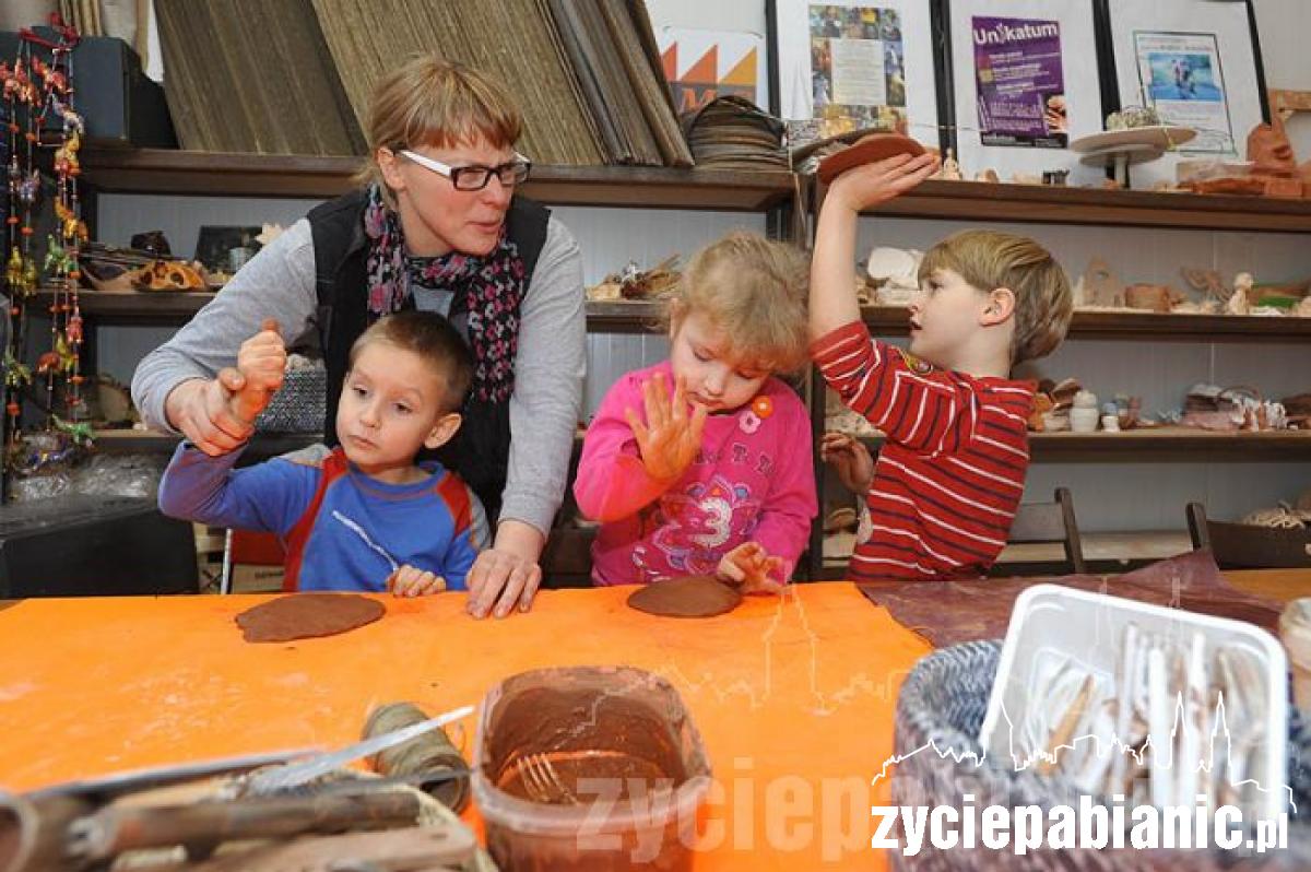 Lepili, kleili, malowali i kupowali