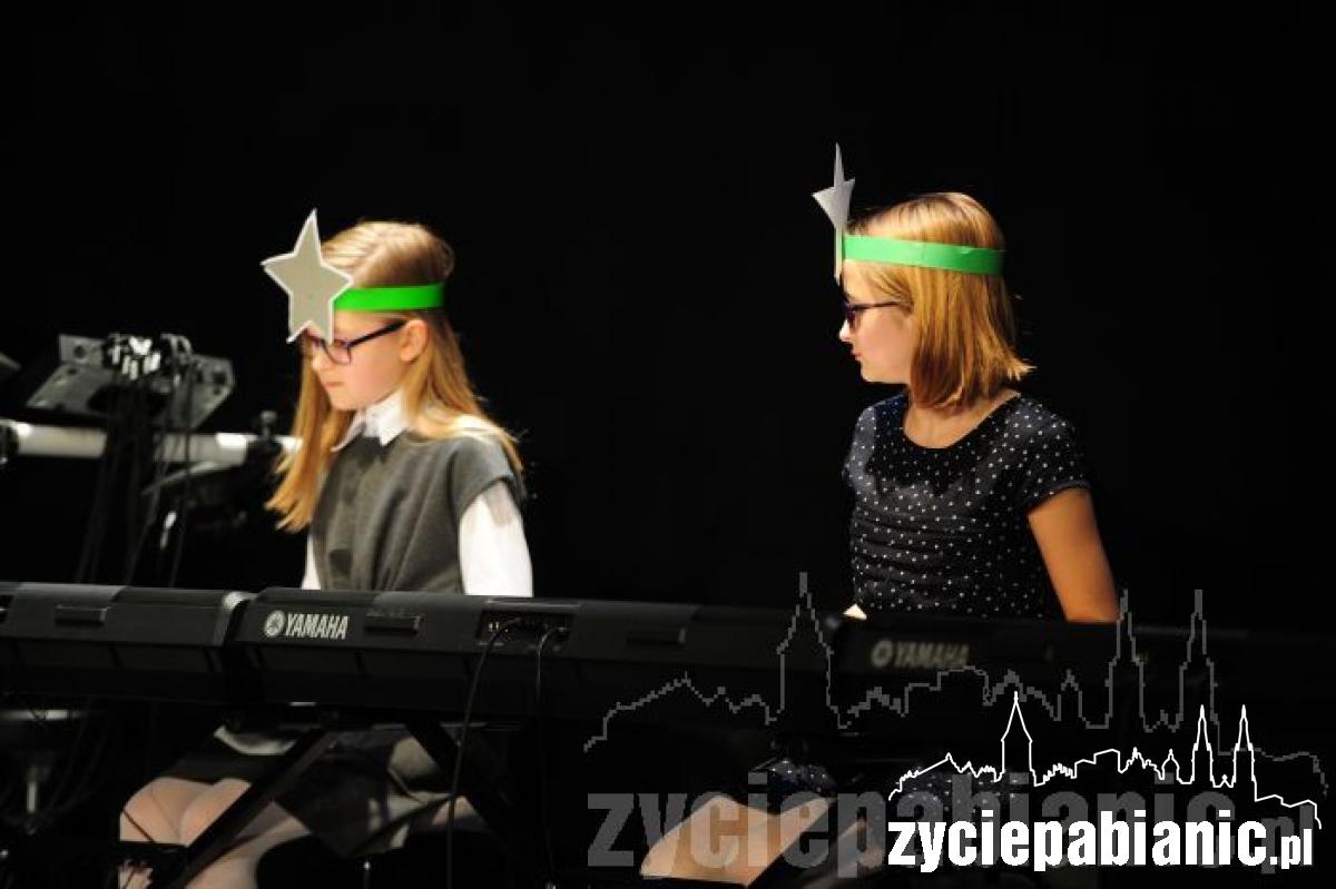 Młodzi muzycy na scenie