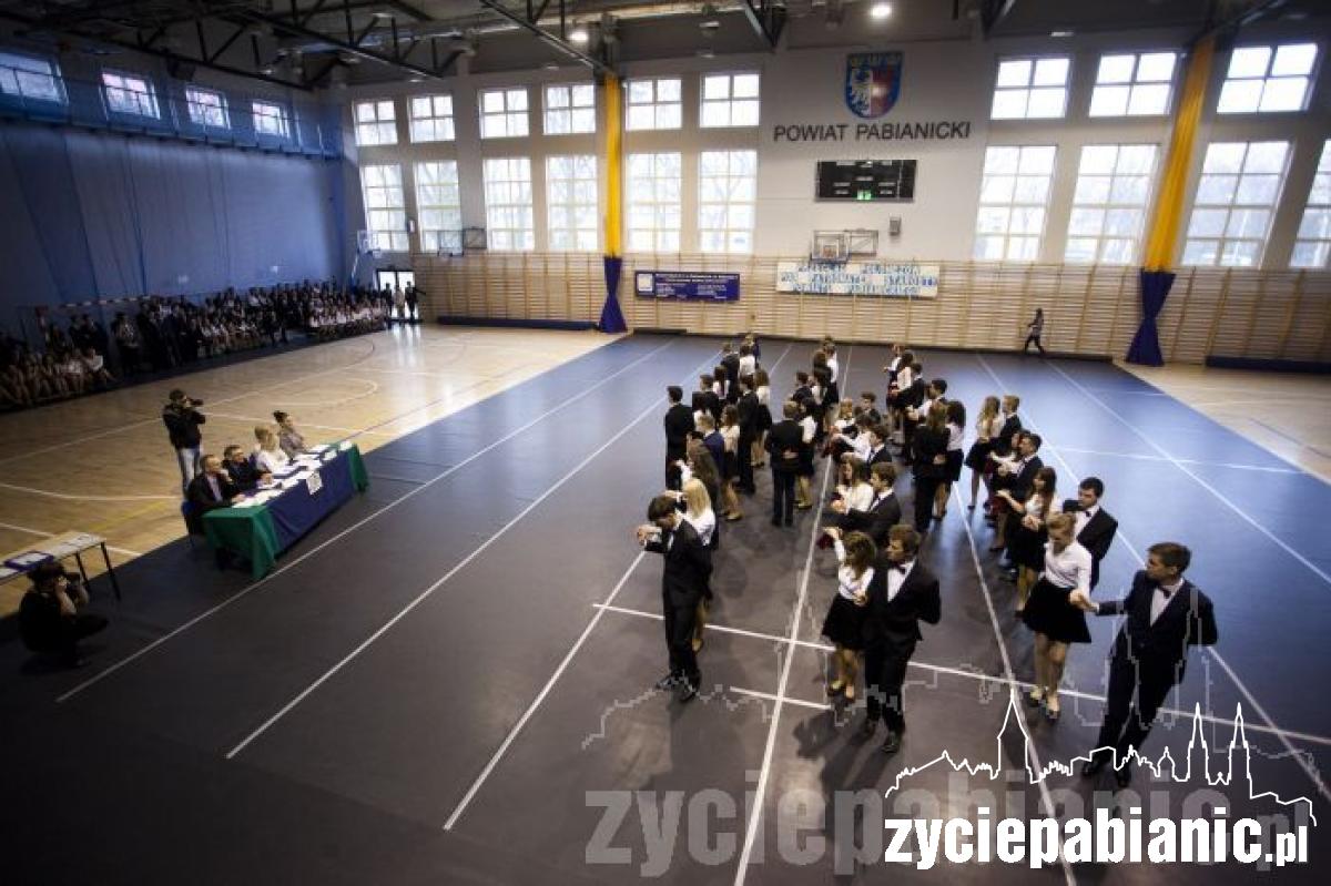 Zatańczyli poloneza