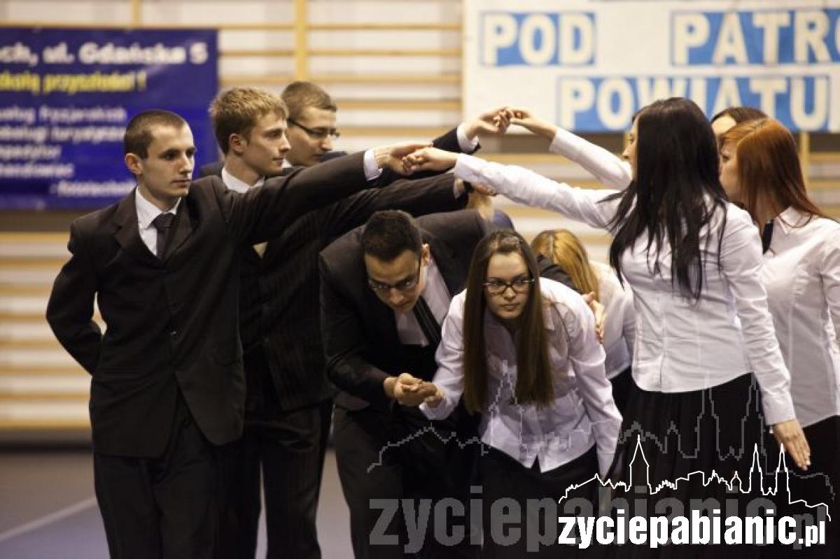 Zatańczyli poloneza