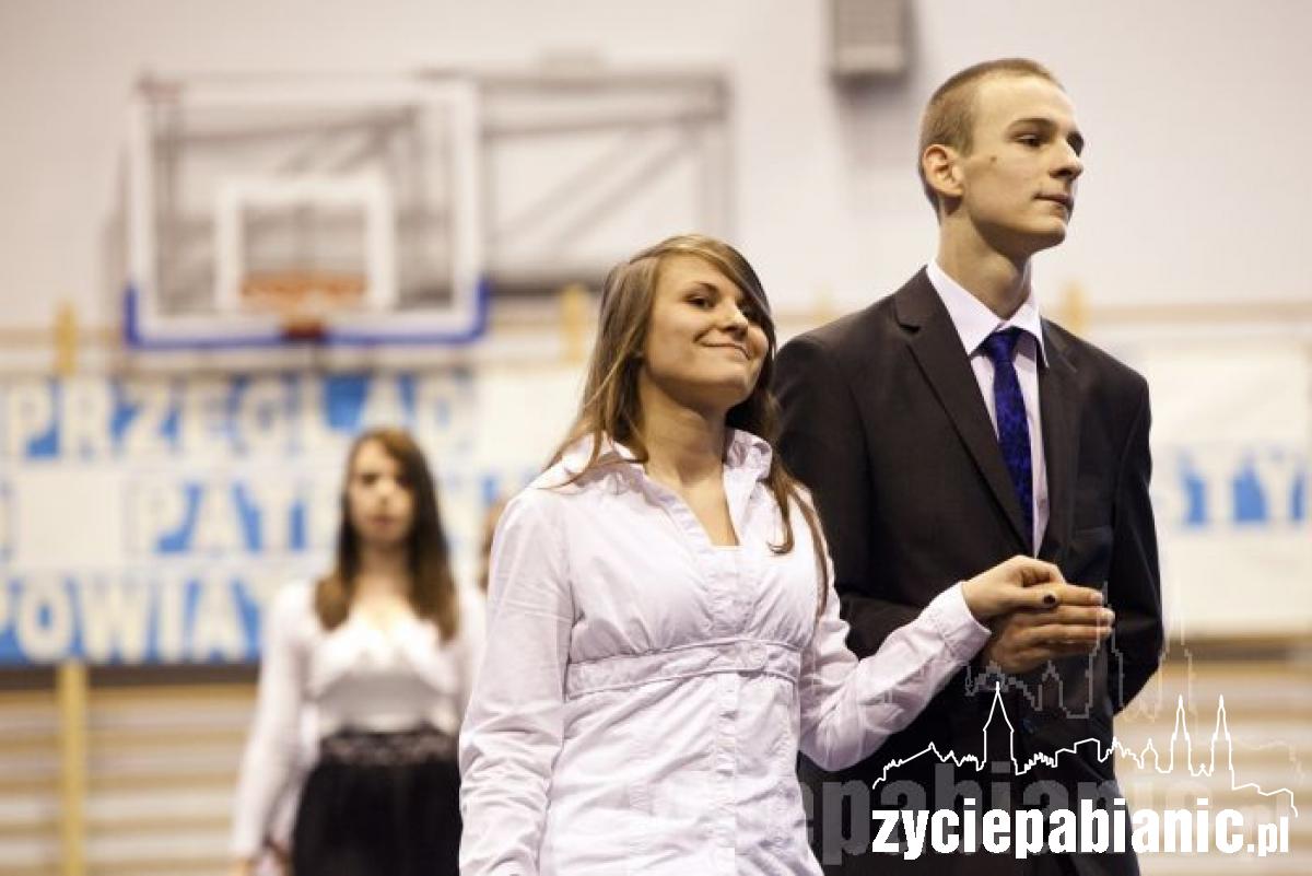 Zatańczyli poloneza