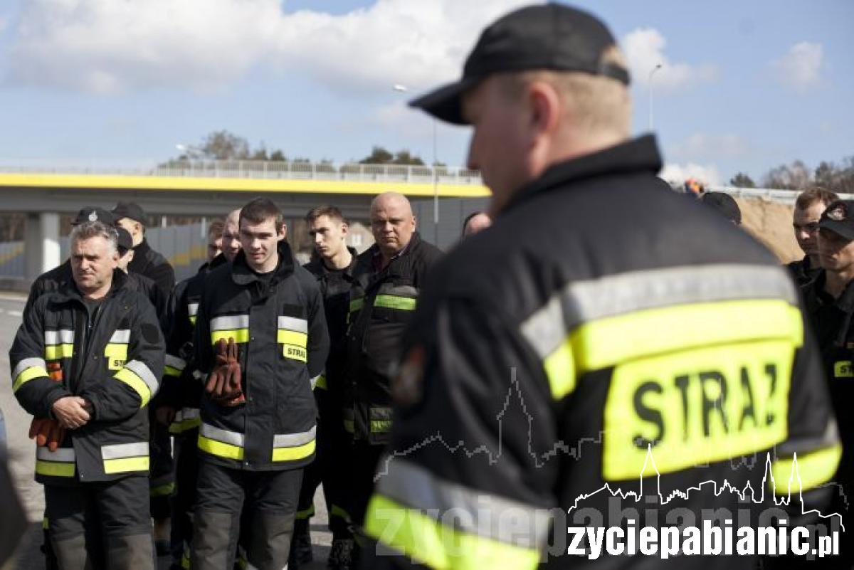 Co robili strażacy na s8?